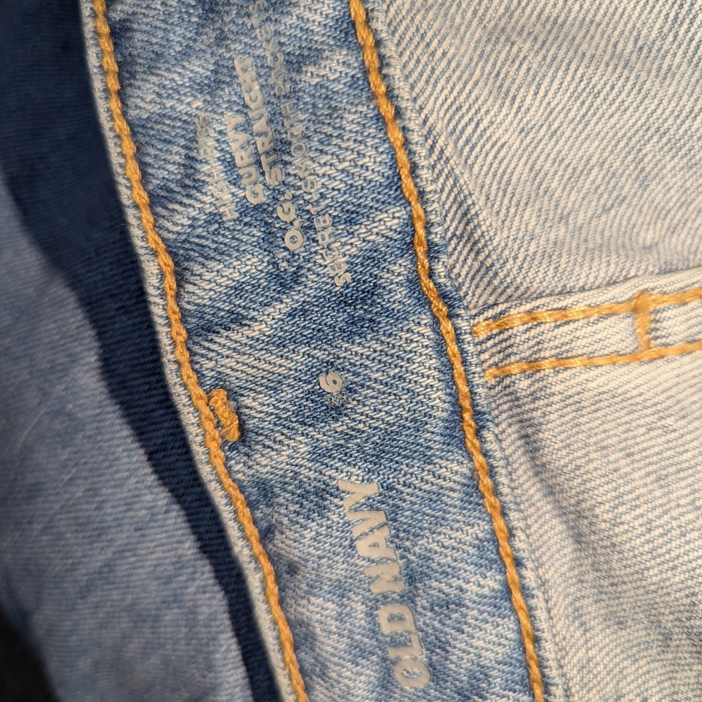 16 Old Navy Medium Wash Raw Hem High Rise Curvy O.G. Straight Jeans - Picture 3 of 4